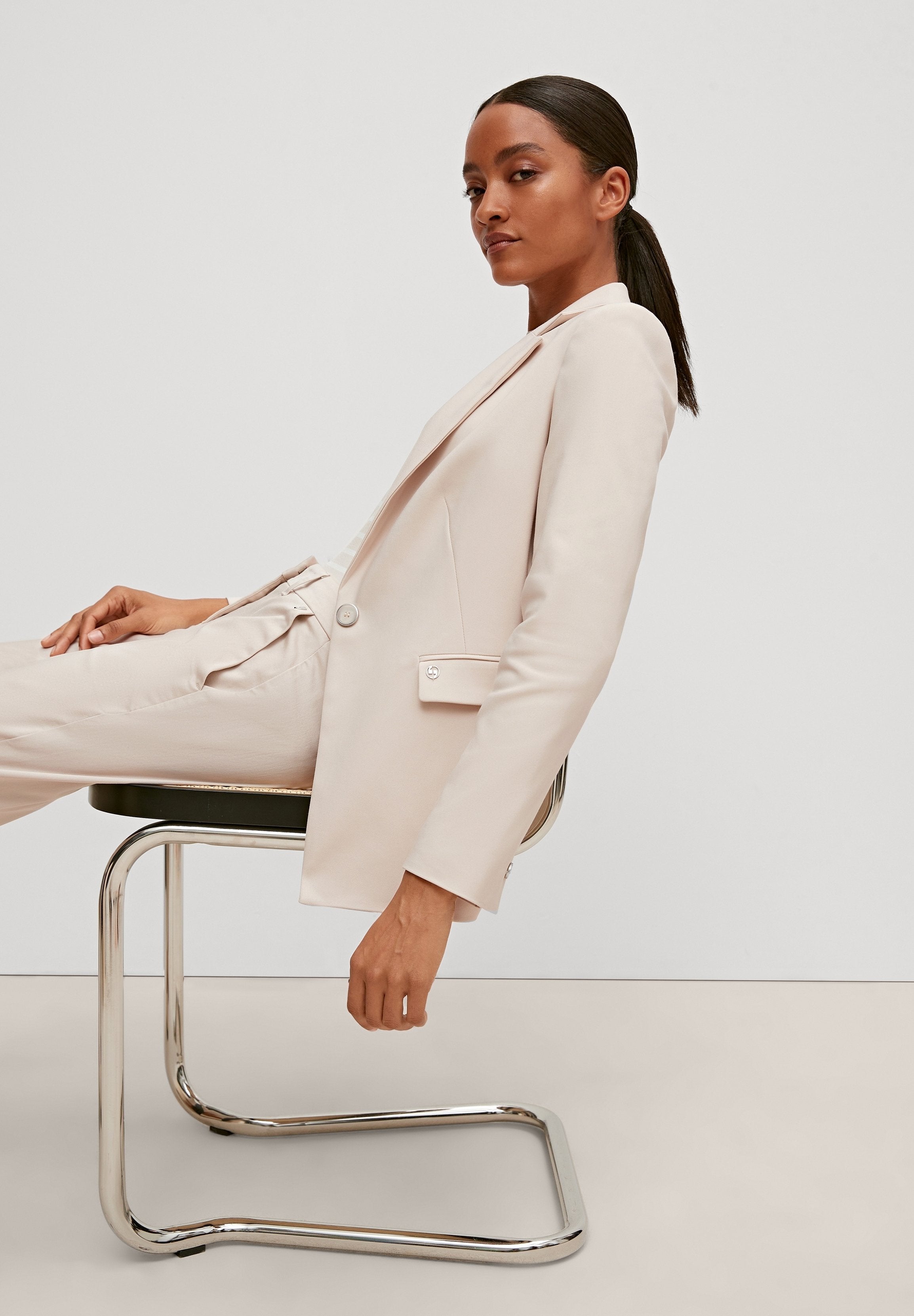 comma Blazer Media 7