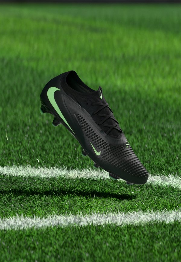 Nike Performance PHANTOM 6 LOW PRO FG UNISEX - Firm-ground football boots - black/illusion green