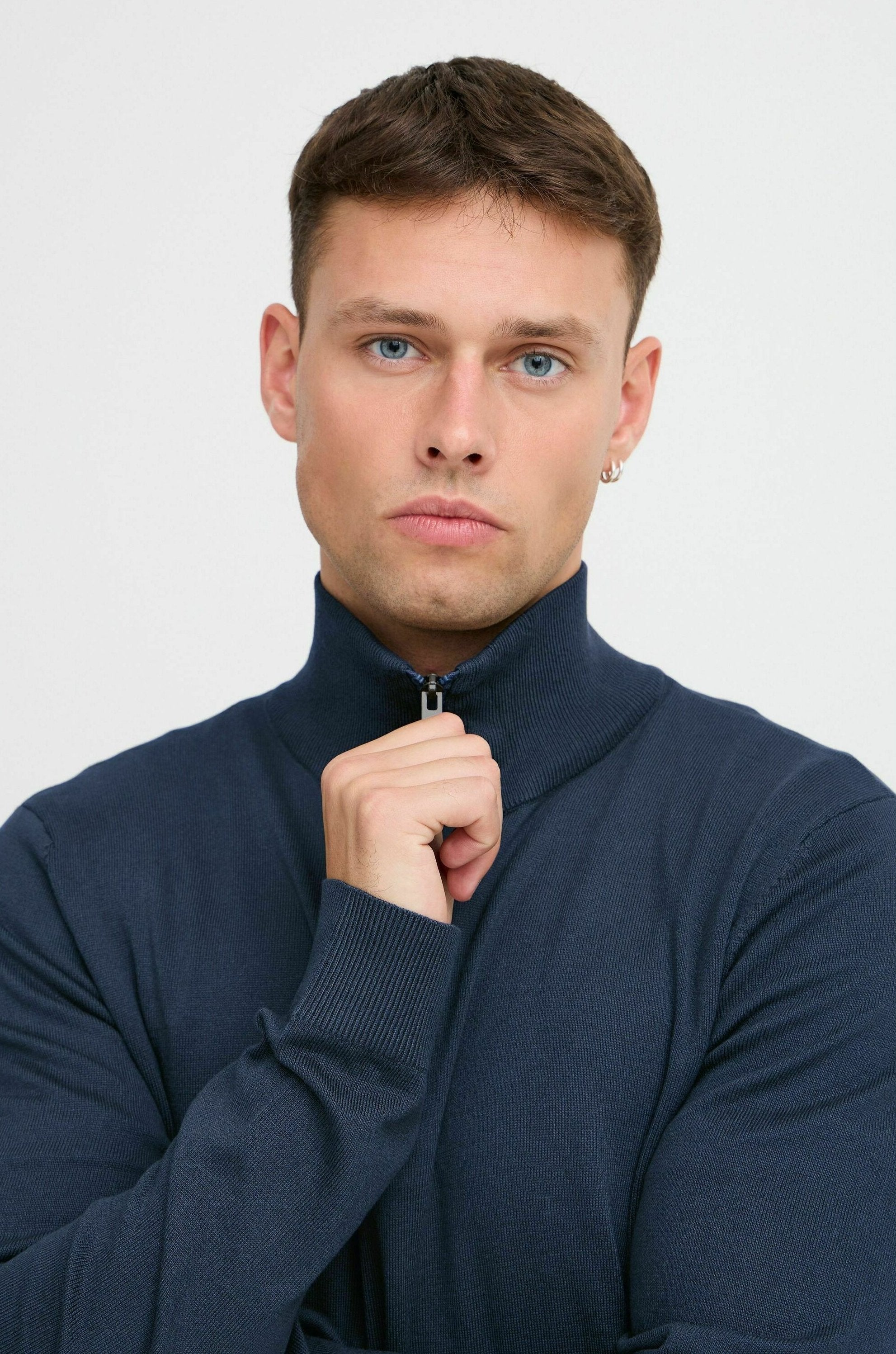 BHPULLOVER FINE KNIT TROYER Media 5