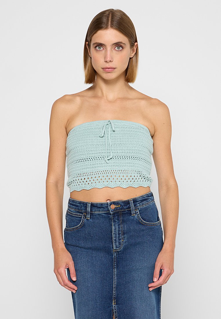Hollister Co.