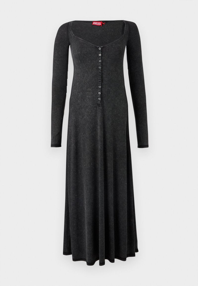 Schwarzes langärmeliges Kleid aus Rippstoff mit tiefem Ausschnitt und Knopfleiste vorne, mit fließender Silhouette.