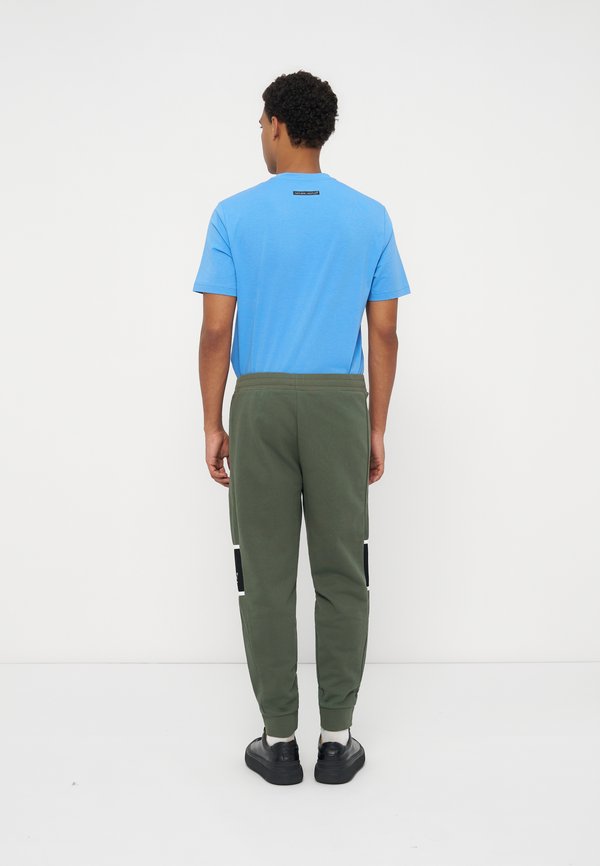 EA7 Emporio Armani