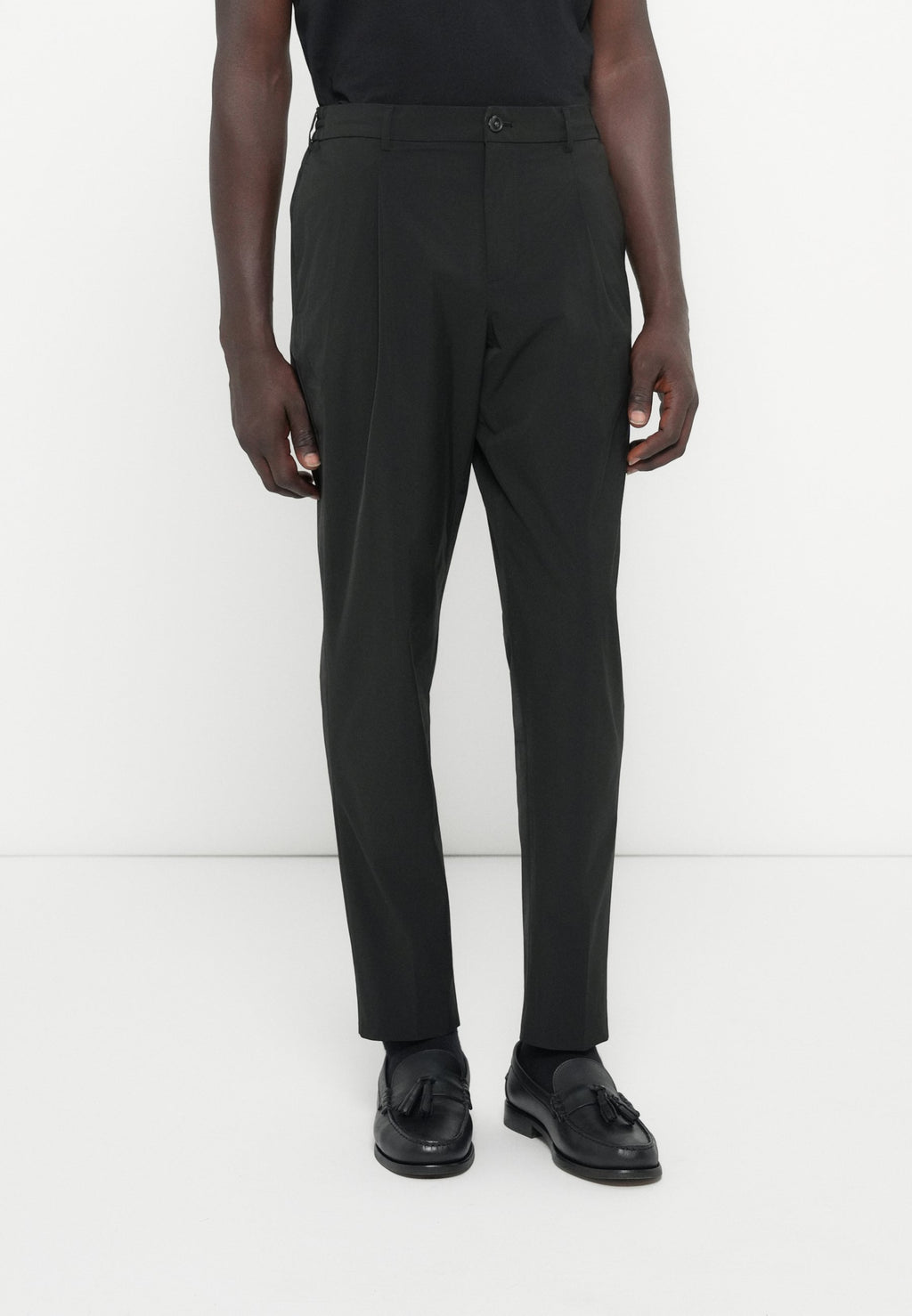 PERFORMANCE SMART CASUAL PACKABLE TROUSERS Media 3