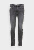 Dunkelgraue Jeans aus Denim, mit klassischem Fünf-Taschen-Design, Metallknopfverschluss und dezenten weißen Nähten.