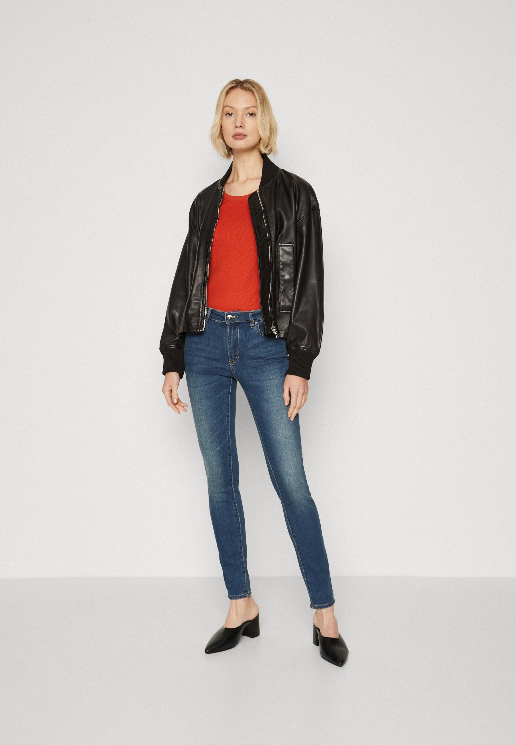 Armani Exchange Jeans Skinny Fit Media 2