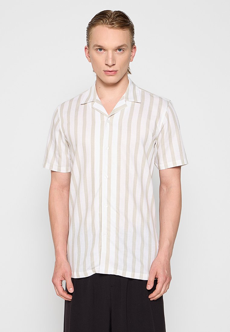 RELAXED FIT Media 1