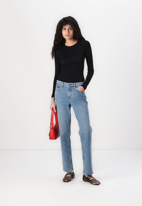 Abercrombie & Fitch Curve Love Mid Rise 90s Straight Jean