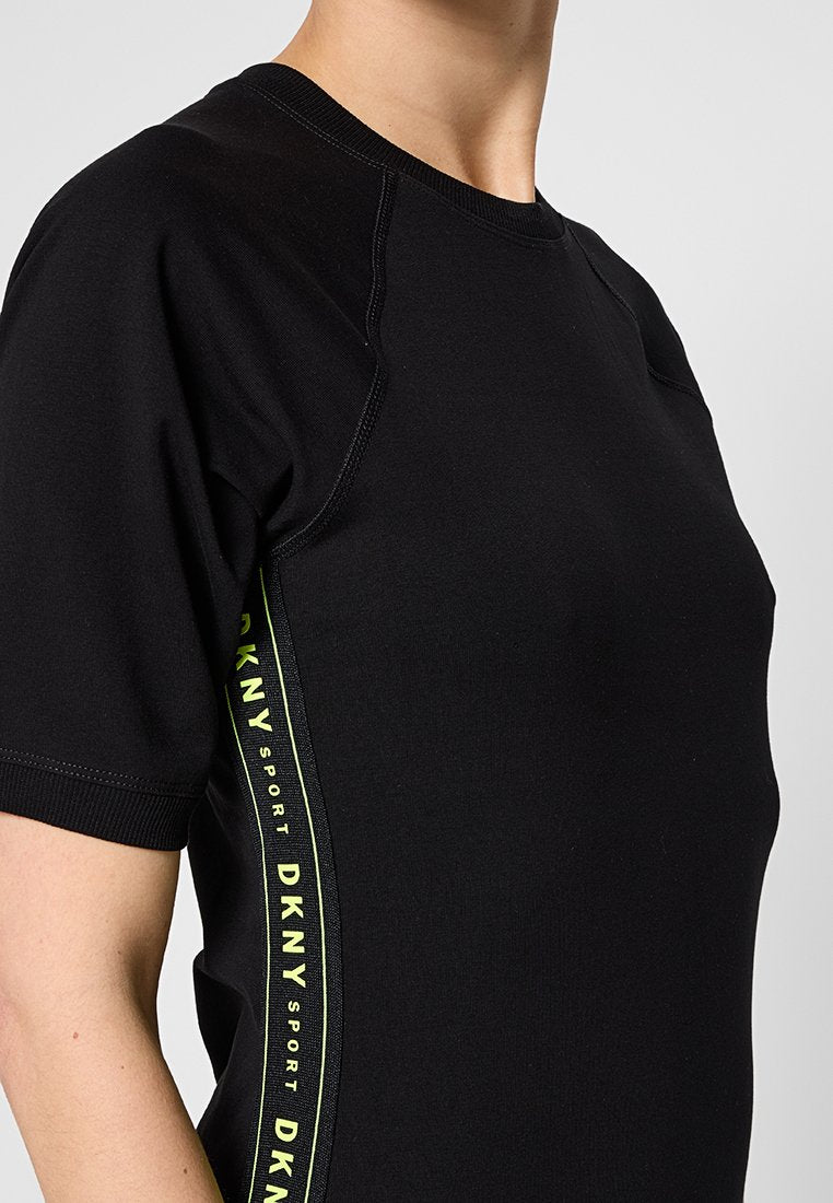 DKNY Sport