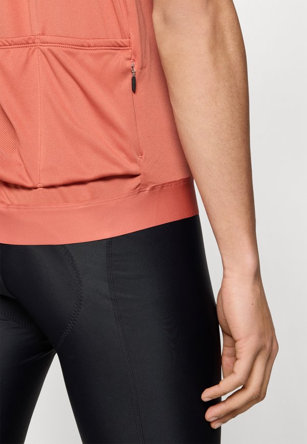 Craft CORE ESSENCE REGULAR FIT