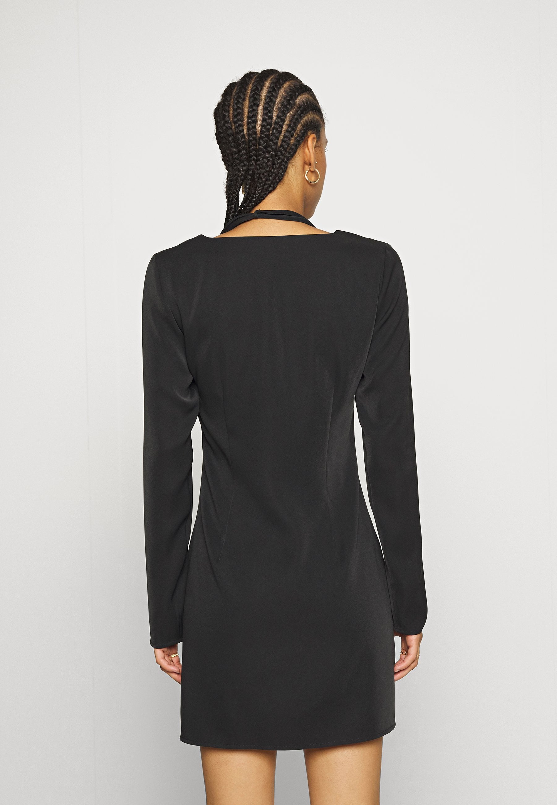 NA-KD KEYHOLE DETAIL MINI DRESS