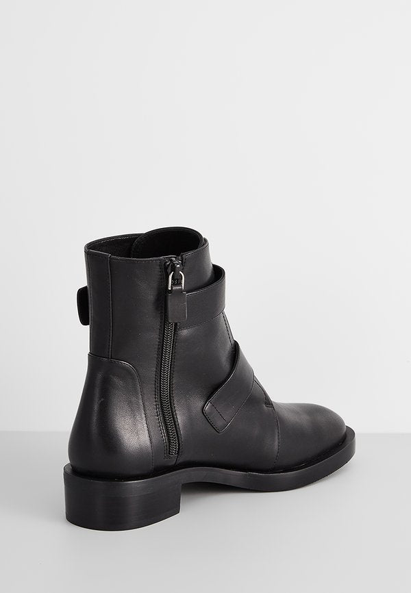 Stuart Weitzman RYDR