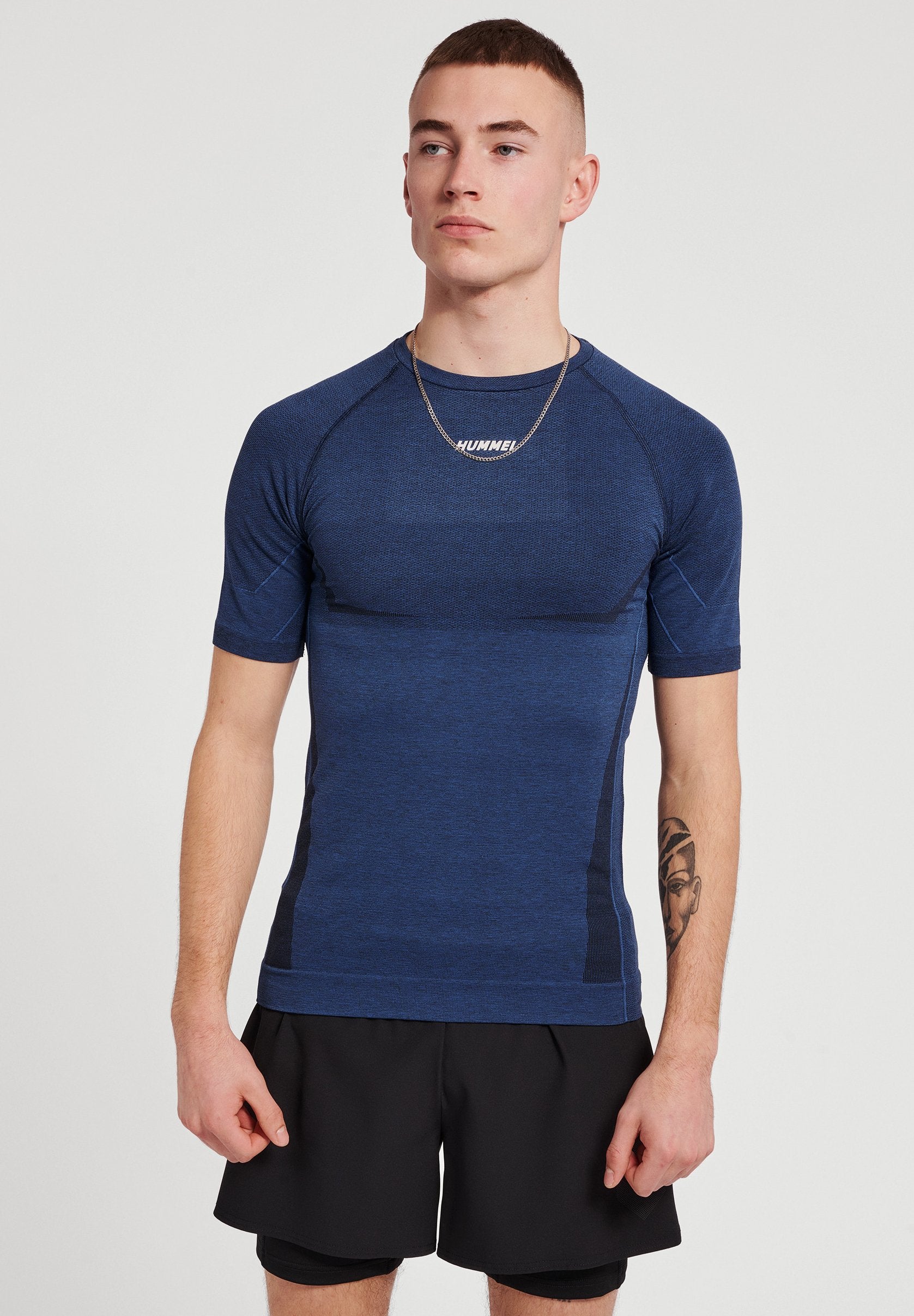 Hummel  MIKE