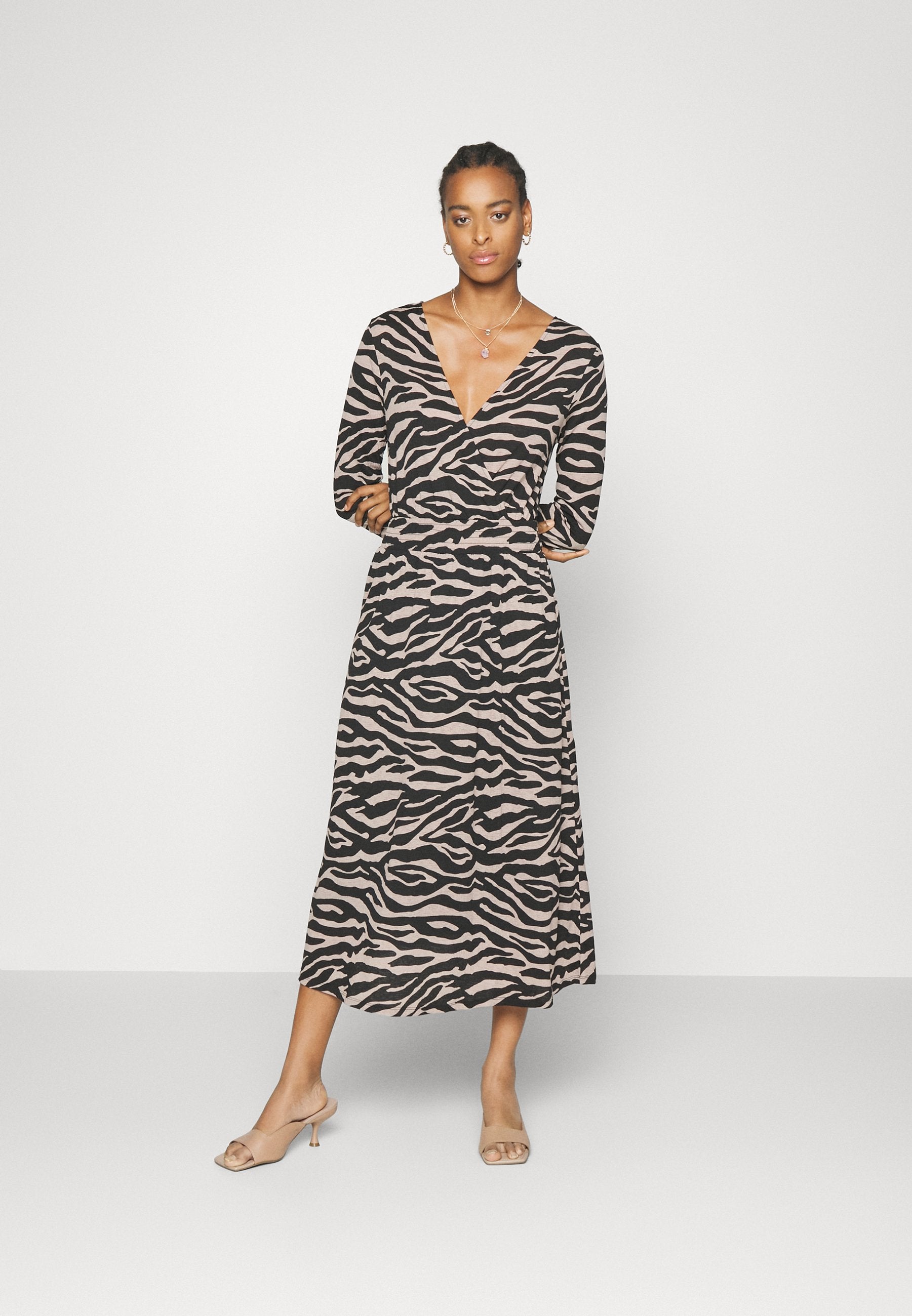 ONLPELLA DRESS  Media 2