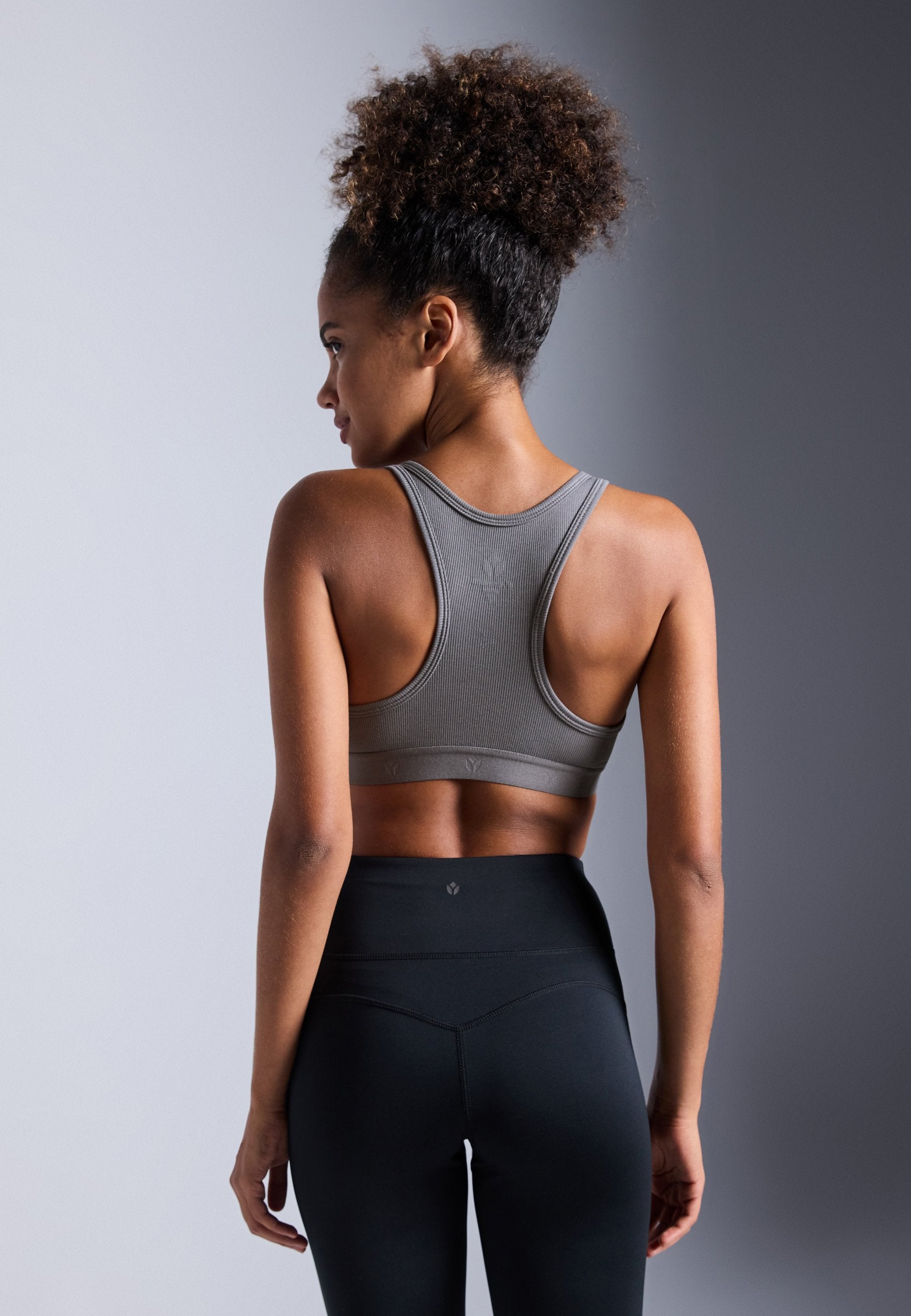 Even&Odd active LIGHT SUPPORT FINE RIBBED SPORTS BRA WITH RACER BACK