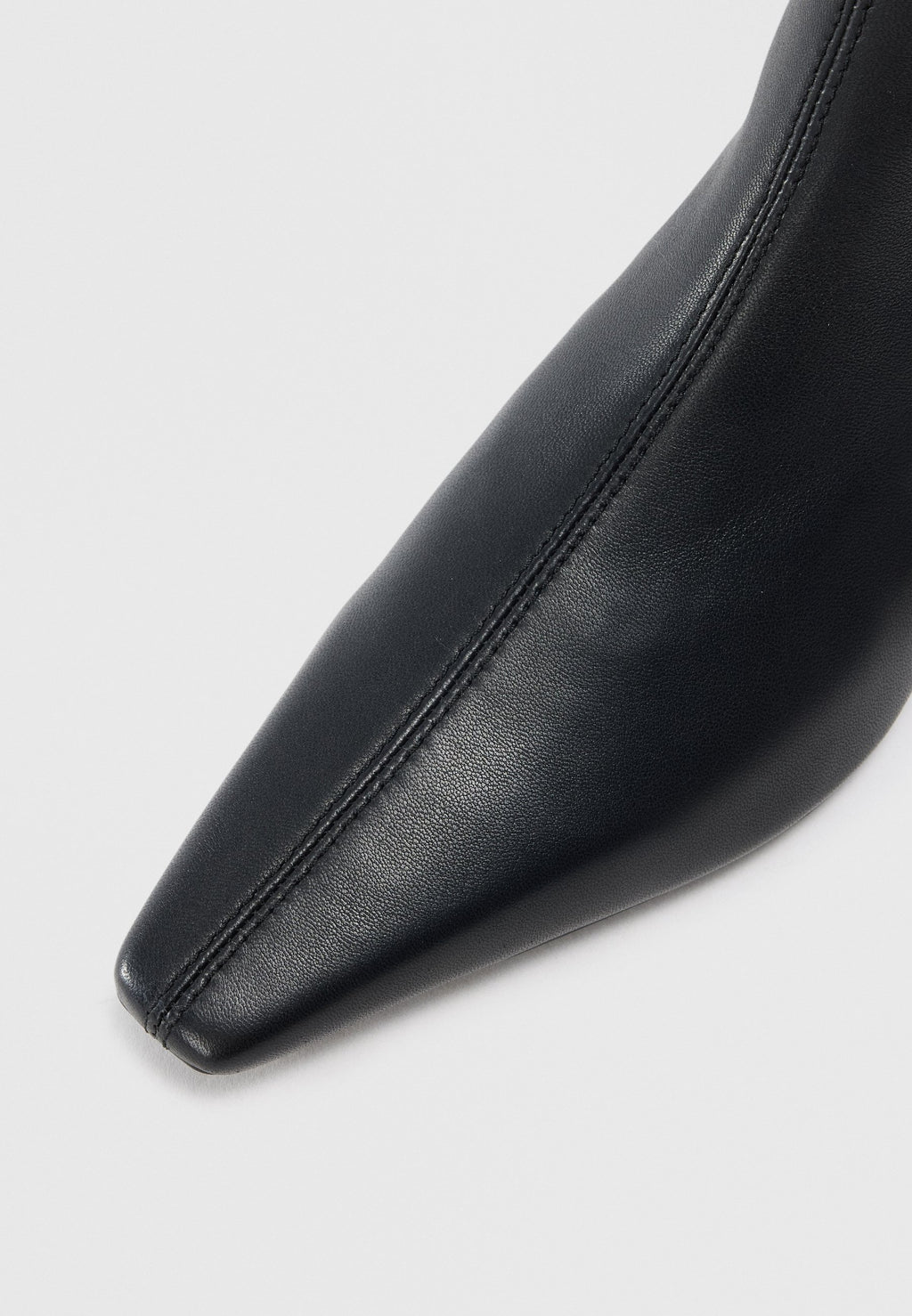 TH MONOGRAM PLAQUE LEATHER MID BOOTS Media 5