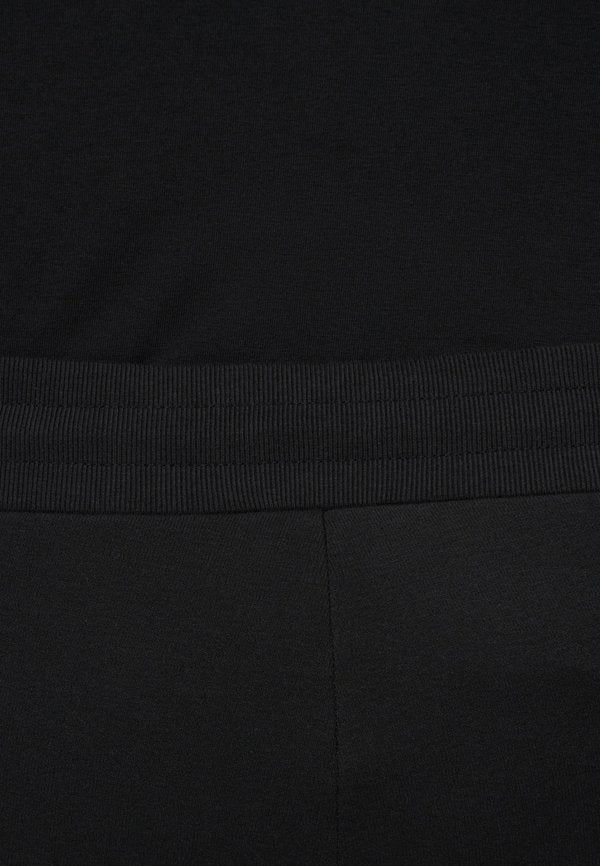 EA7 Emporio Armani