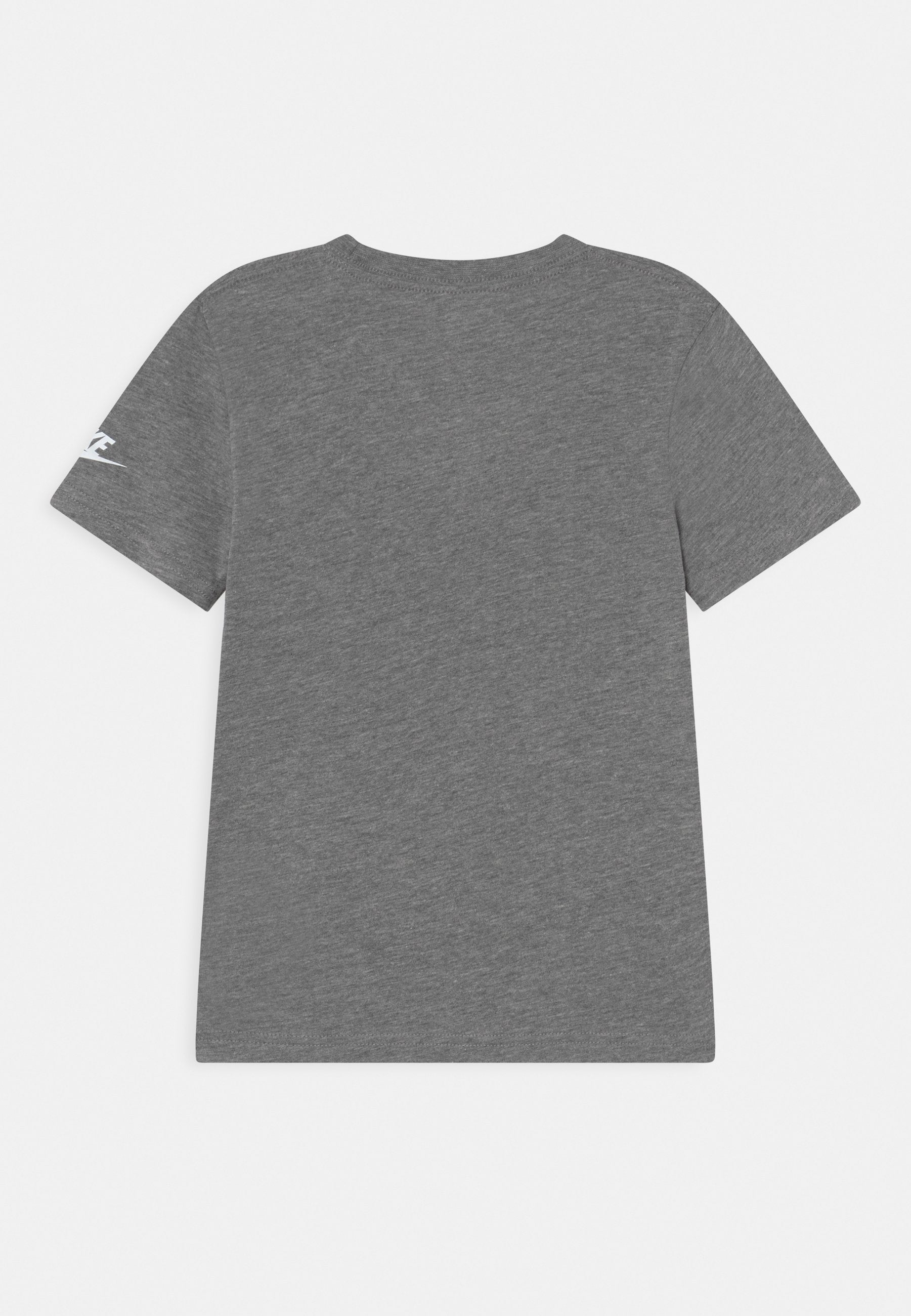 Nike Sportswear AMPLIFY