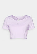 Hellblau, kurzärmliges, kurzes Sportshirt mit runder Ausschnitt und subtilen Nike-Logo in Grau. Glattes, elastisches Material.