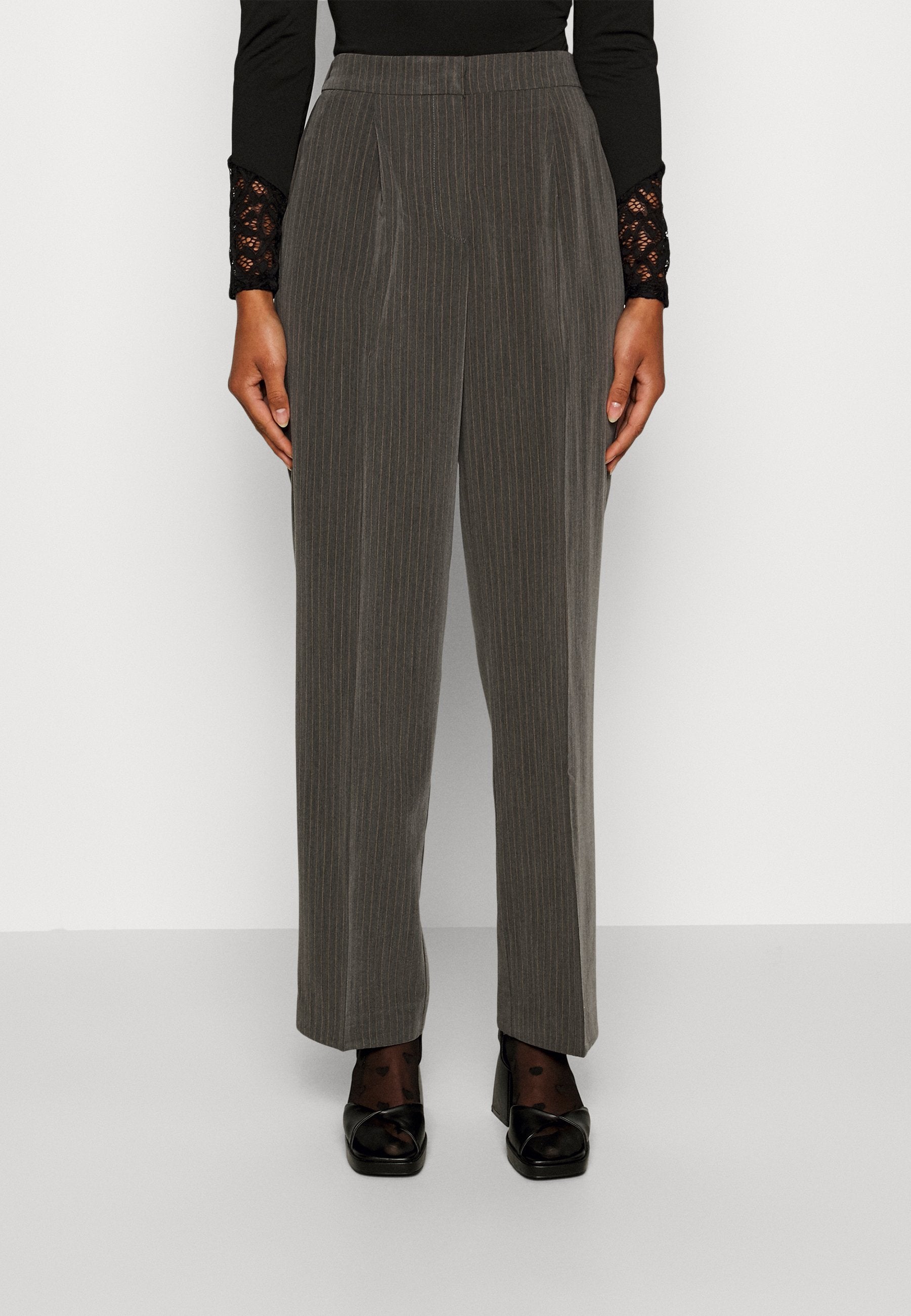 YAS Tall YASPINLY PINTUCK PANT