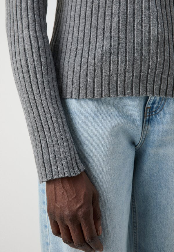 Vero Moda Tall VMZOEY WRAP NECK PULLOVER