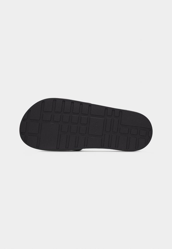 Calvin Klein ESS SLIDE