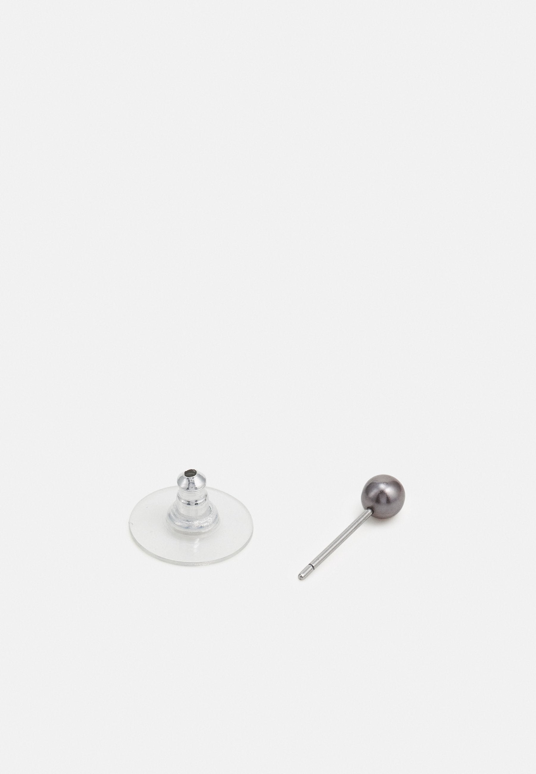 Wild For The Weekend RESORT EARRING SET