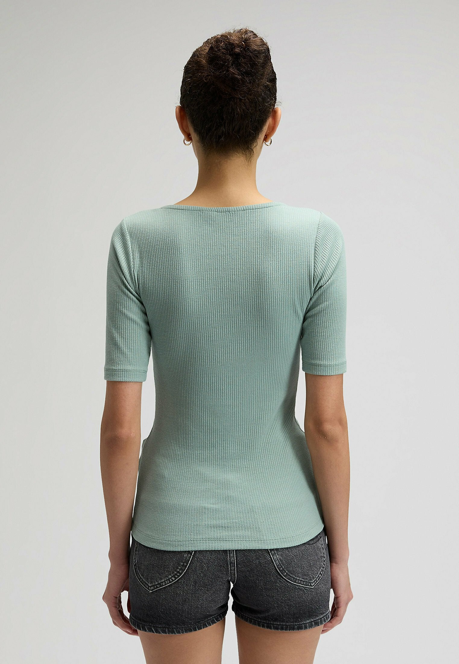 Lee SS SQUARED NECK