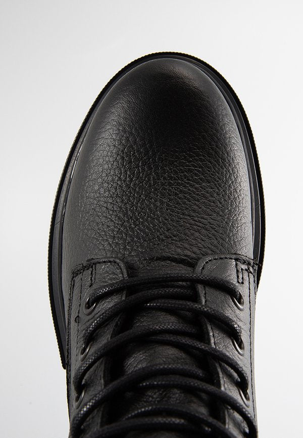 Steve Madden RADAR