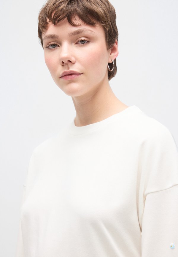 ONLY Tall ONLBROOKE O NECK FLOWER