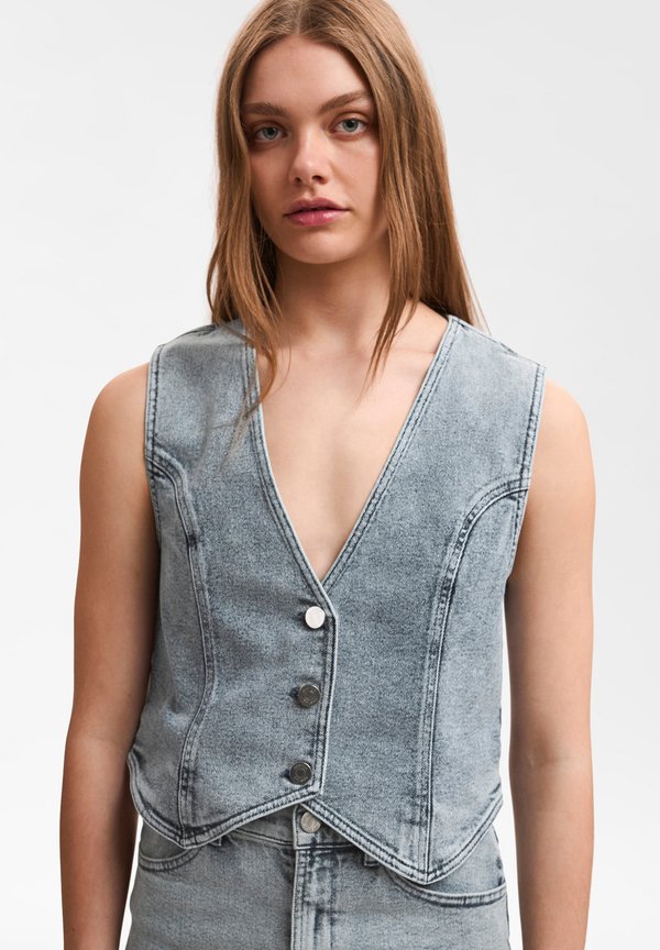 Gestuz SIWGZ SHORT