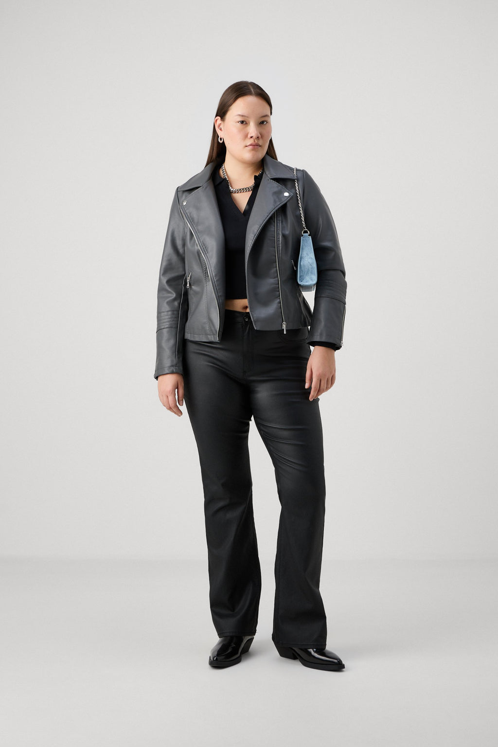 CARBLUSH Skinny Fit Media 2