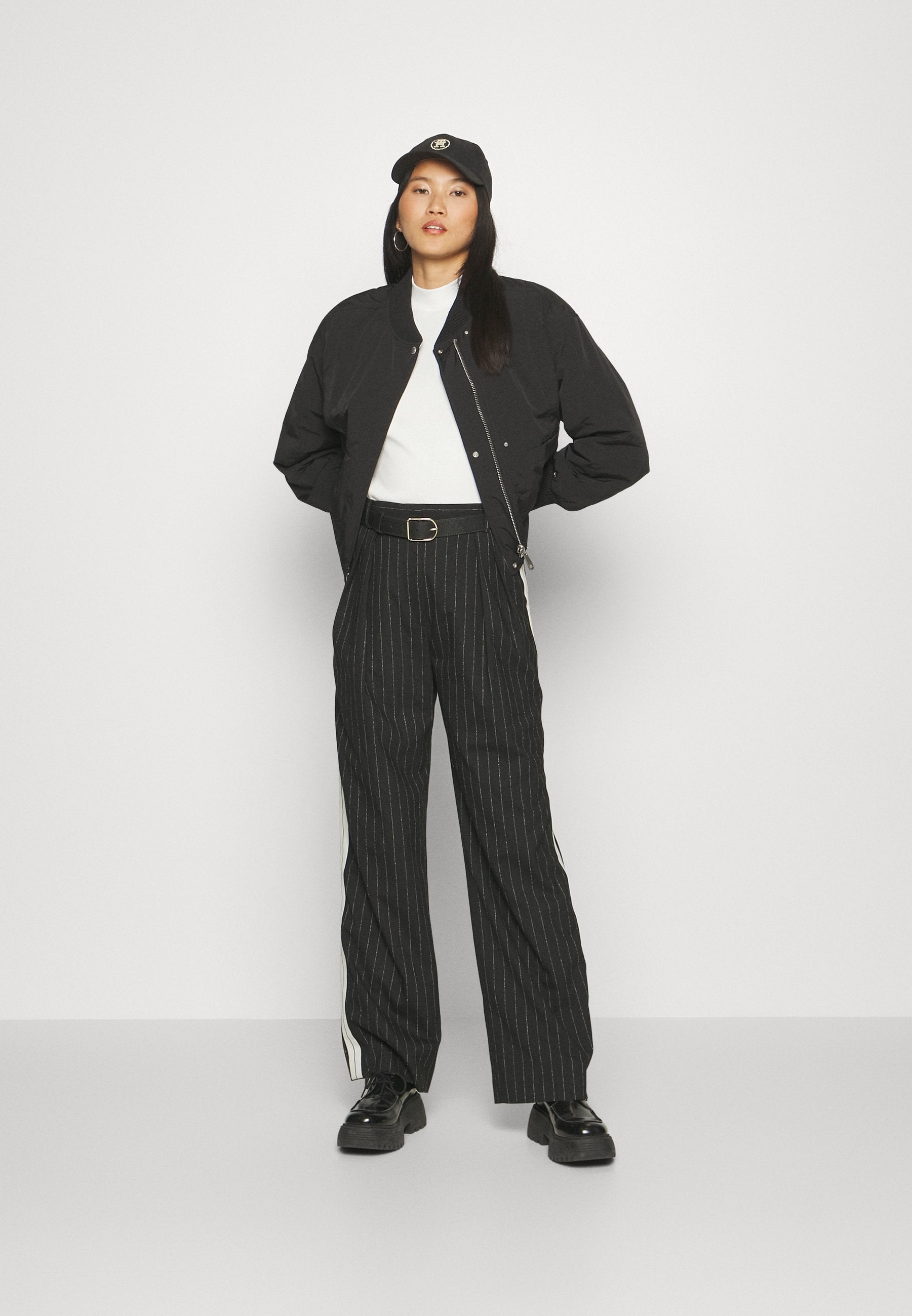REVERSIBLE PADDED Media 2