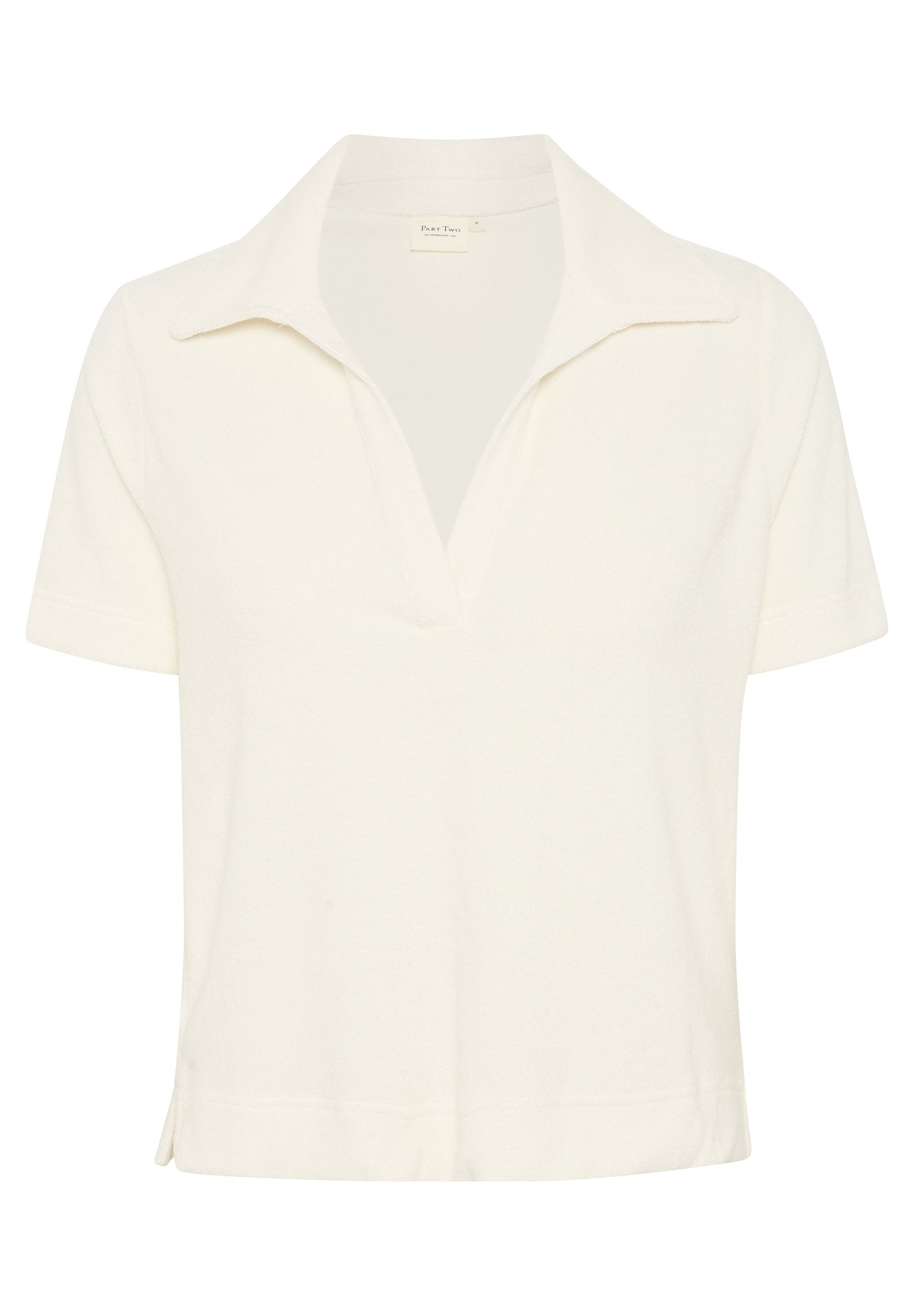 Weißes Kurzarm-Poloshirt mit V-Ausschnitt und spitzen Kragen; aus strukturiertem Stoff; mit seitlichen Schlitzen am Saum.