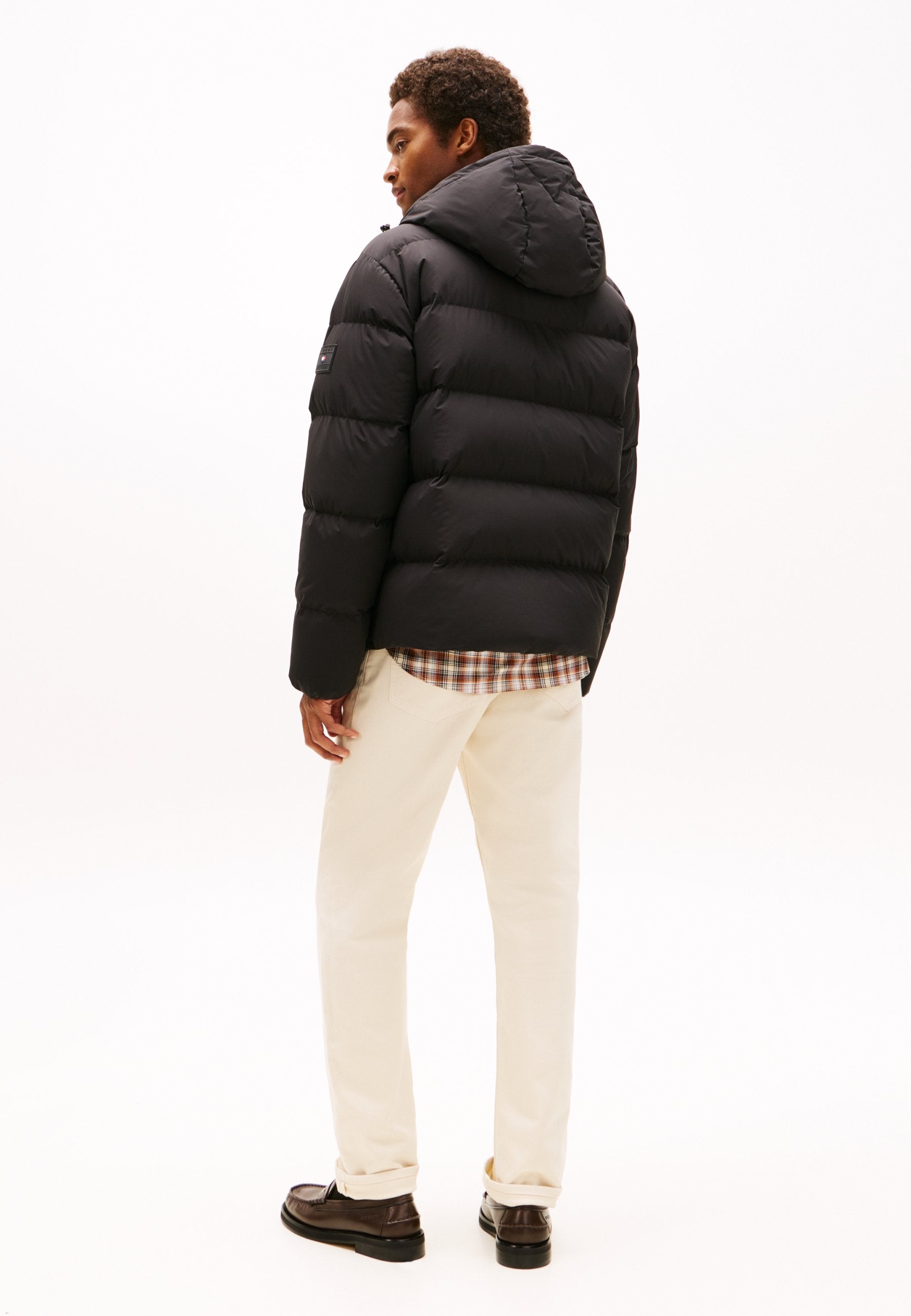 HOODED PUFFER Media 4
