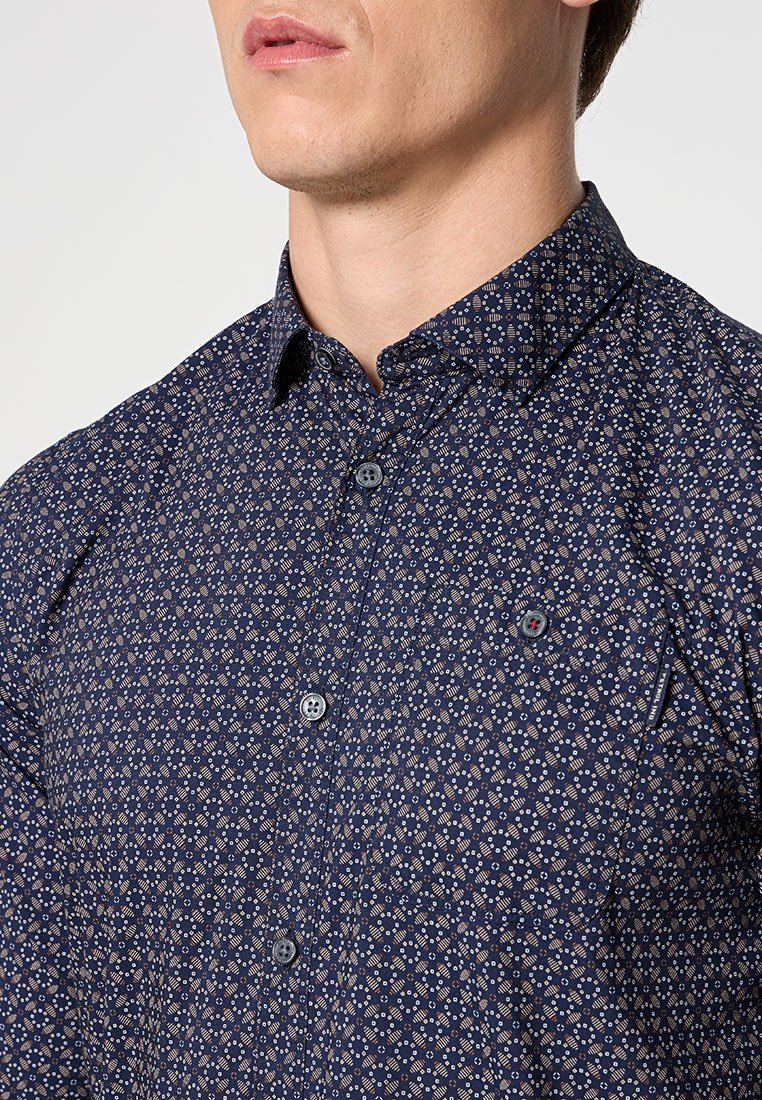Petrol Industries SLIM FIT