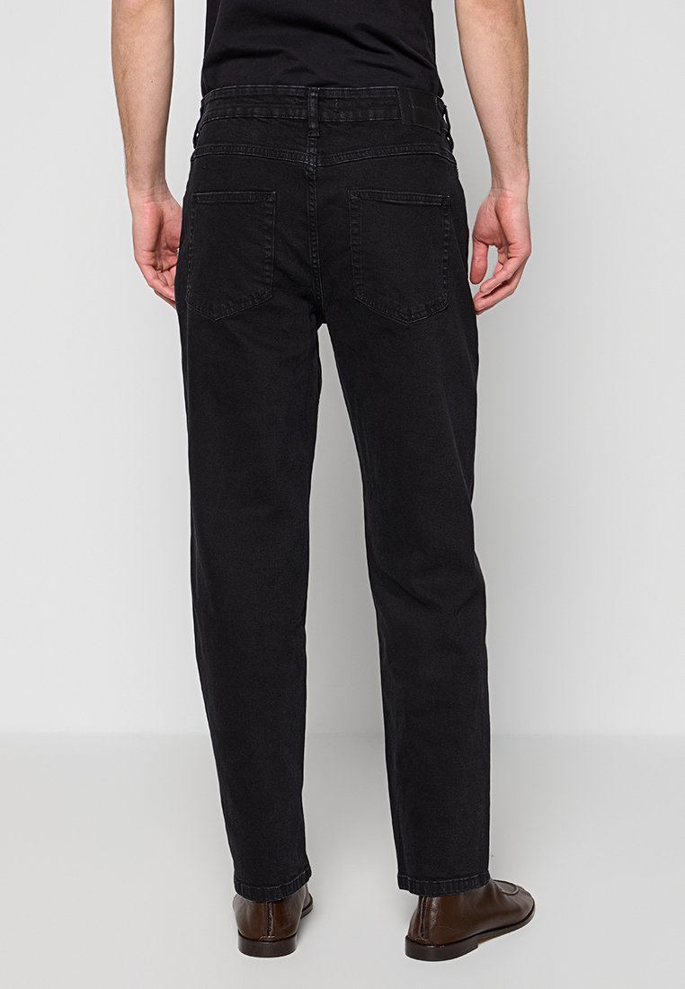 Lindbergh Loose Jeans Media 3