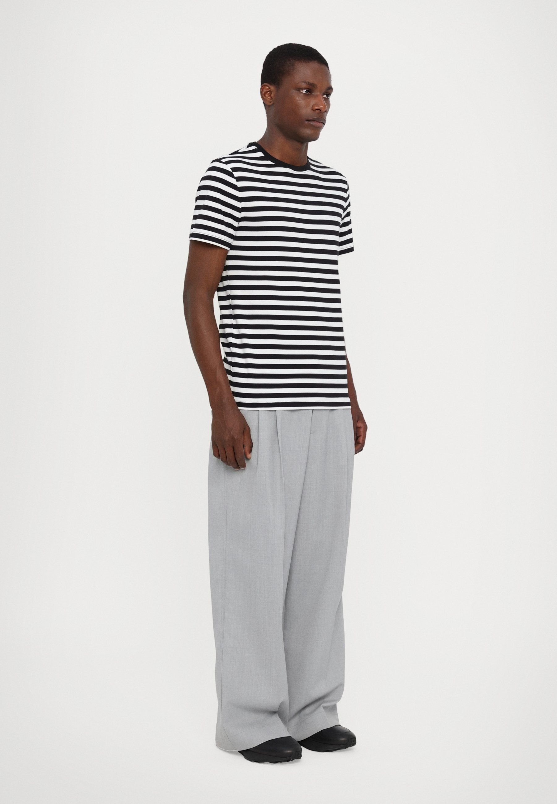 Michael Kors SLEEK CREW STRIPE