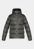 Dunkelgrüne Steppjacke mit Kapuze, ausgestattet mit einem Reißverschluss, gestepptem Design und elastischen Bündchen. Hergestellt aus leichtem, glattem Material.