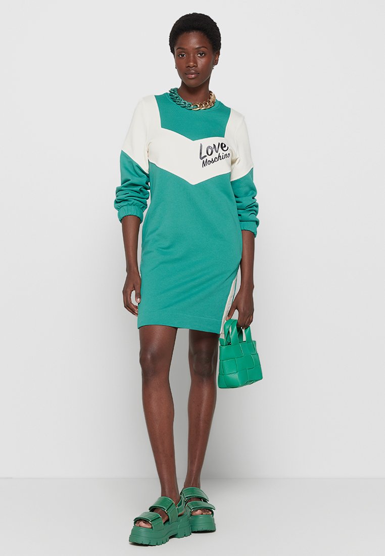 Love Moschino