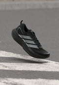 adidas Performance SUPERNOVA GLIDE M UNISEX - Road running shoes - core black/iron metallic/grey five