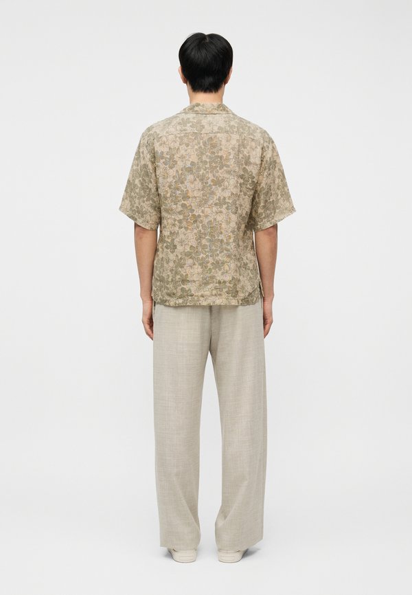 120% Lino SHORT SLEEVE MEN RELAXED FIT SHIRT
