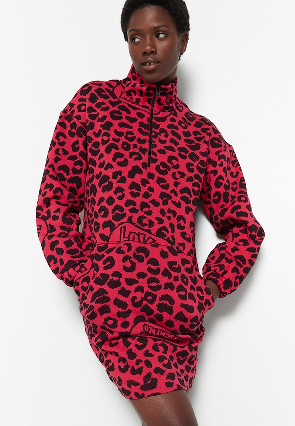 Love Moschino