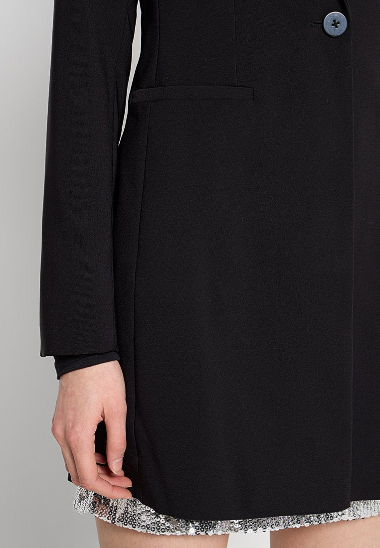 DKNY