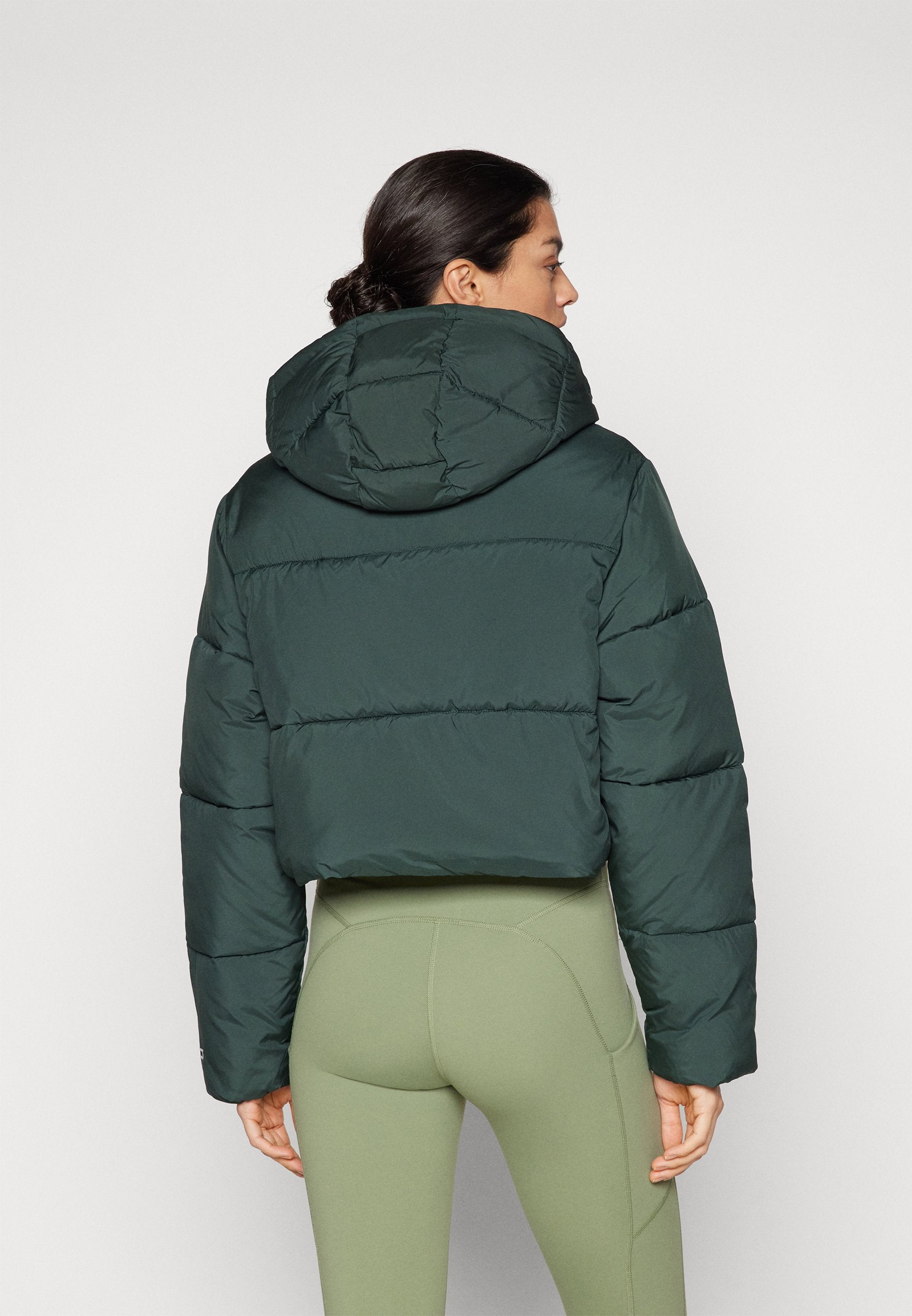 Fabletics ESSENTIAL CROPPED HOODED PUFFER