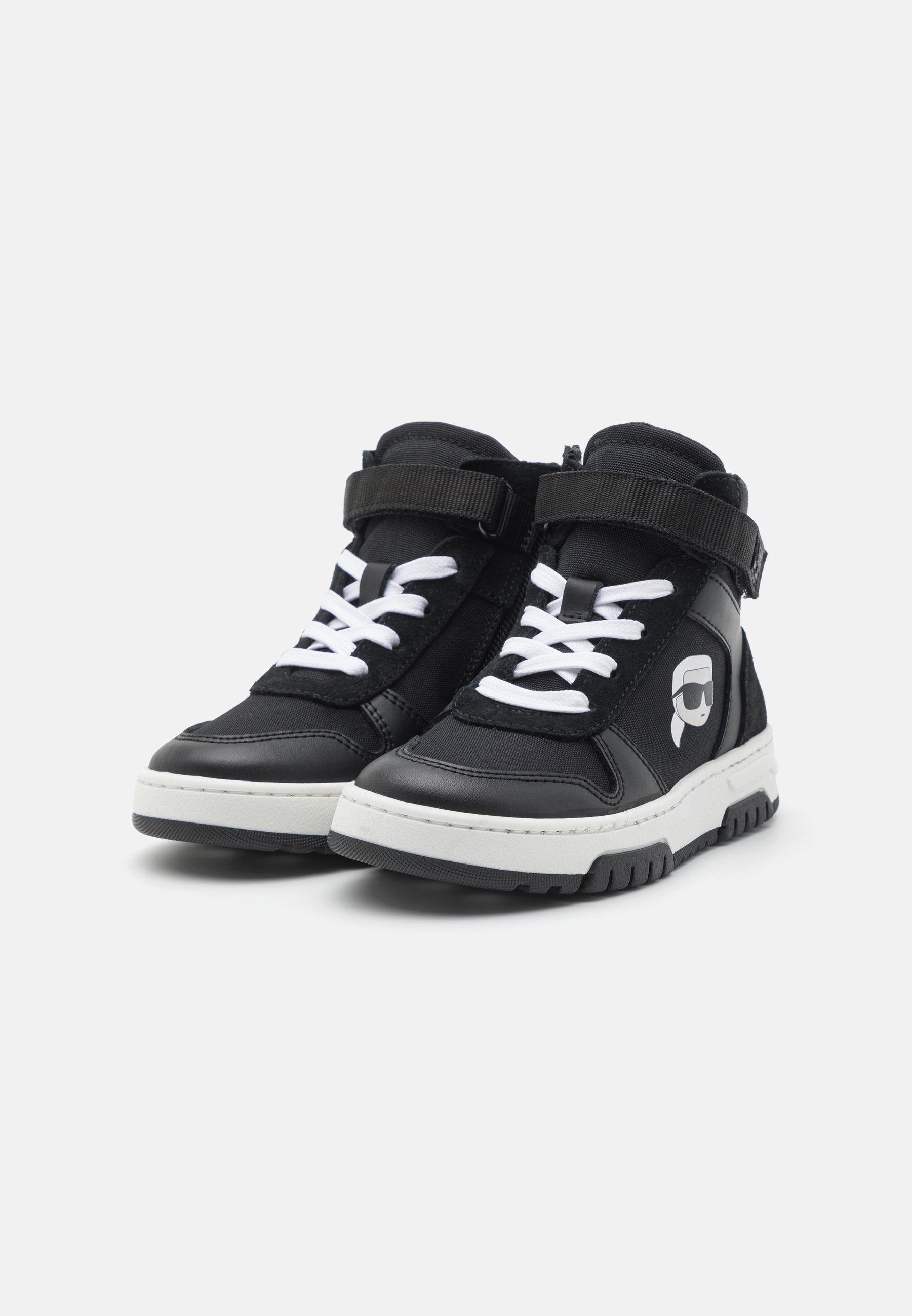 TRAINERS UNISEX Media 2