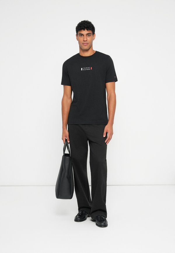 Tommy Hilfiger BRAND LOVE SMALL CENTER TEE