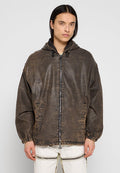 Braune, zip-up Jacke mit Kapuze; übergroßer Schnitt; elastische Bündchen und Saum; denimartige Textur; seitliche Taschen mit Knopfdetail.