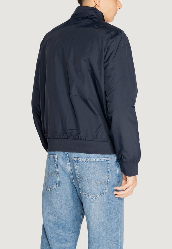 EA7 Emporio Armani