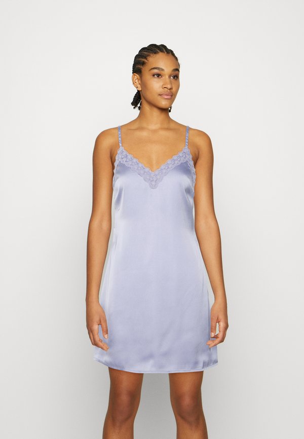 Hollister Co. EMEA BARE SLIP DRESS