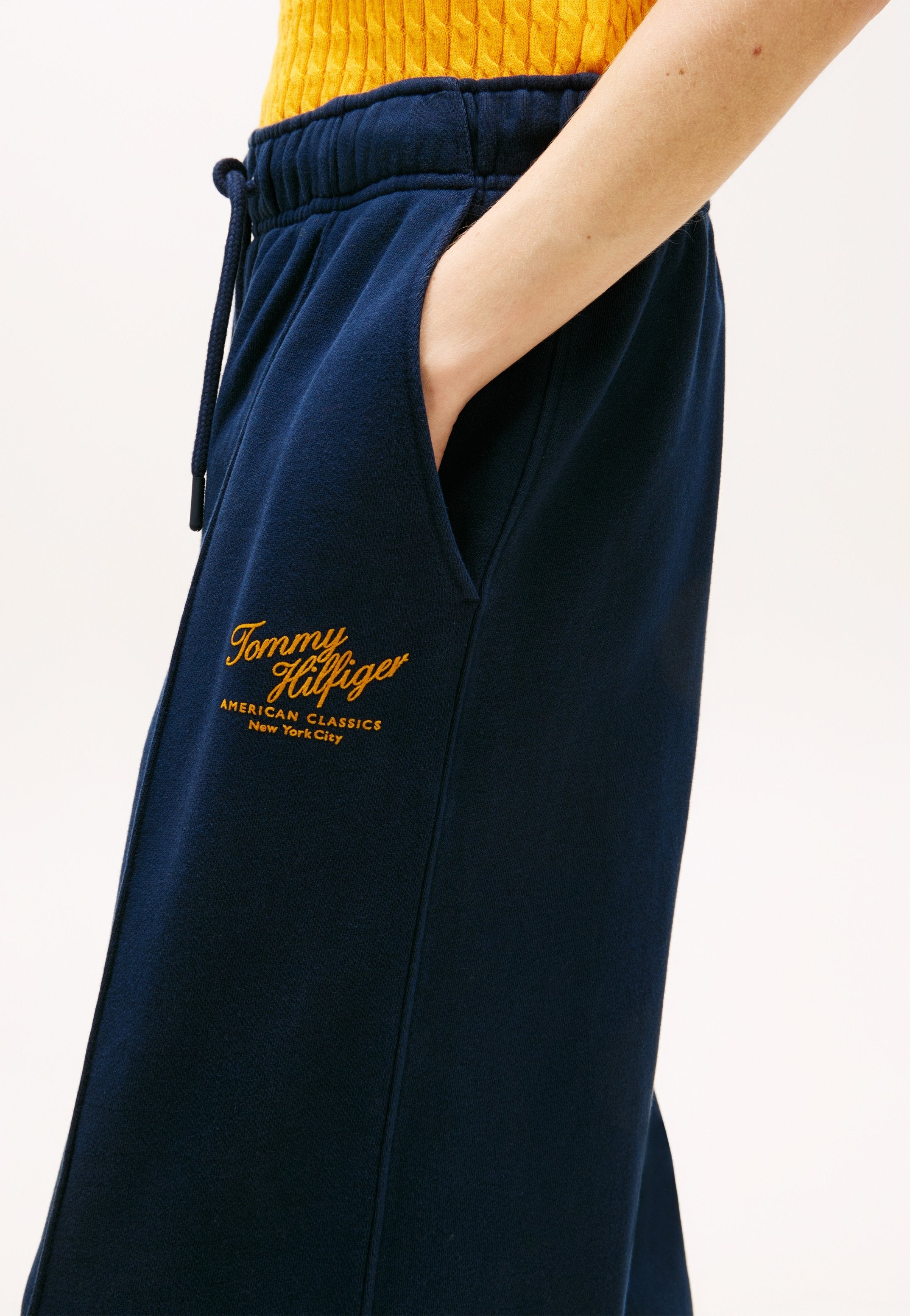 LOGO RELAXED TERRY DRAWSTRING JOGGERS Media 5